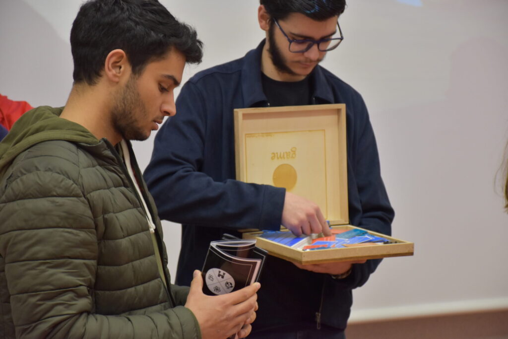 Présentation en anglais de projets créés dans le cadre de la Carousel Week