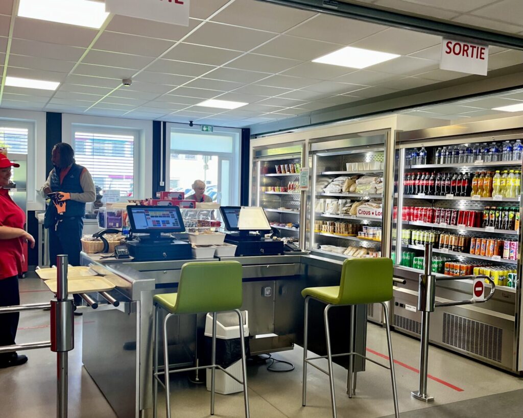 Restauration : cafétéria CROUS sur le campus de Villers